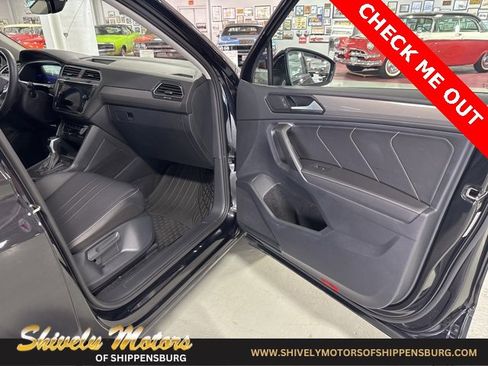 Used 2024 Volkswagen Tiguan SE image 42
