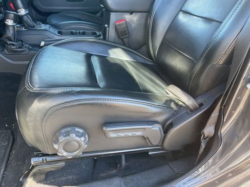 Used 2022 Jeep Wrangler Unlimited Sahara w/ Cold Weather Group image 22