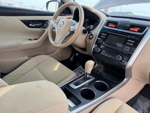 Used 2015 Nissan Altima 2.5 SV w/ Convenience Package image 35