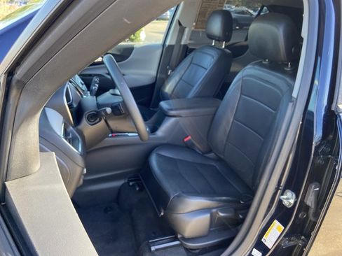 Used 2020 Chevrolet Equinox LS image 18