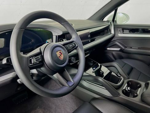 New 2026 Porsche Cayenne image 4