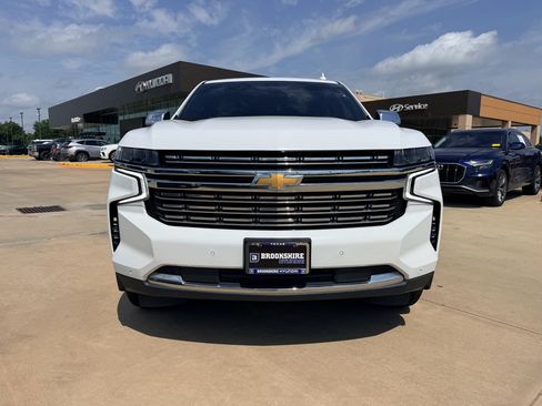 Used 2022 Chevrolet Suburban Premier RWD image 3