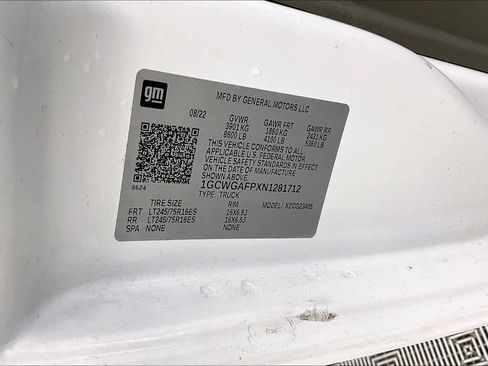 Used 2022 Chevrolet Express 2500 w/ Driver Convenience Package RWD image 32
