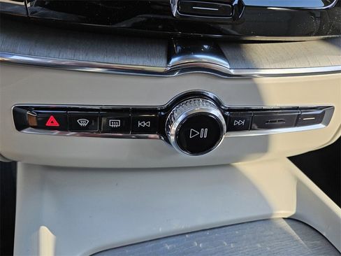 New 2025 Volvo XC60 T8 Plus w/ Protection Package Premier image 32