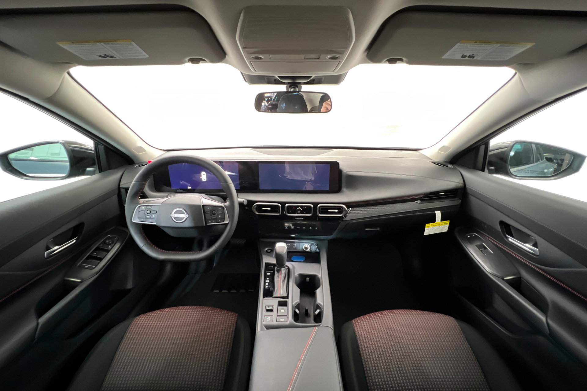 New 2027 Nissan Sentra SR w/ Floor Mat Package FWD image 9