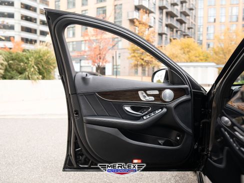 Used 2016 Mercedes-Benz C 300 4MATIC Sedan image 42