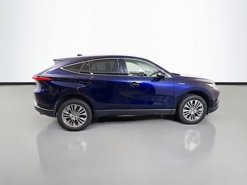 Used 2021 Toyota Venza XLE w/ Softex Package AWD/4WD image 8