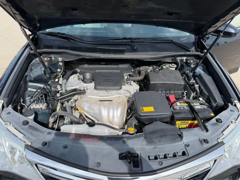 Used 2014 Toyota Camry LE image 16