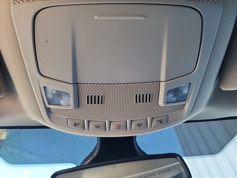 Used 2024 Ford Edge Titanium image 34