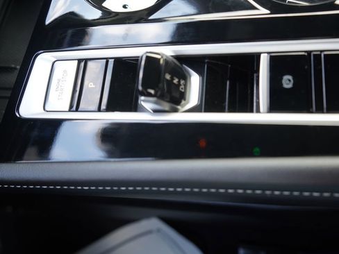 Used 2025 Volkswagen Atlas Cross Sport SEL R-Line image 37