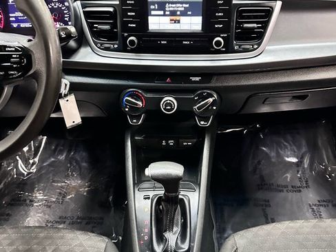 Used 2019 Kia Rio S image 24