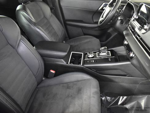 Used 2023 Mitsubishi Outlander SE image 42