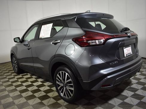 Certified 2022 Nissan Kicks SV image 3