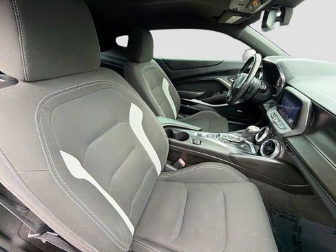 Used 2021 Chevrolet Camaro LT w/ Technology Package RWD image 13