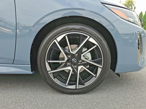 New 2025 Nissan Sentra SR w/ SR Premium Package image 4