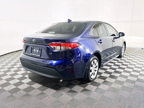 Used 2025 Toyota Corolla LE FWD image 3