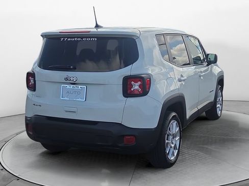 Used 2023 Jeep Renegade Latitude AWD/4WD image 5