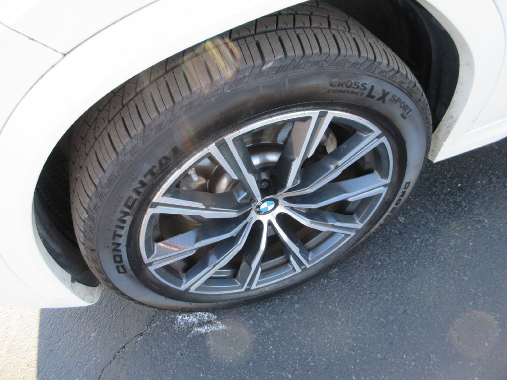 Used 2023 BMW X6 xDrive40i w/ M Sport Package AWD/4WD image 13