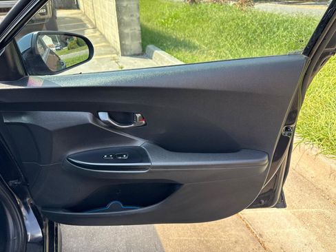 Used 2020 Hyundai Veloster 2.0 FWD image 17