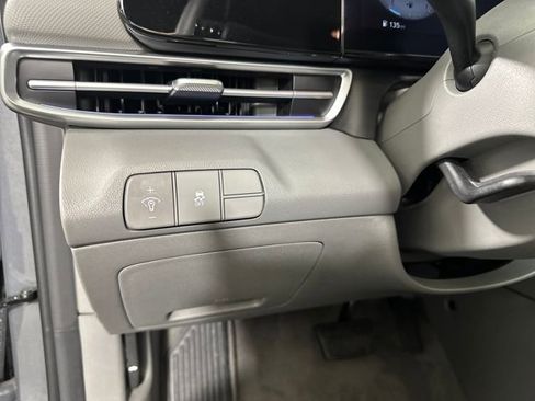 Certified 2024 Hyundai Elantra SEL image 19