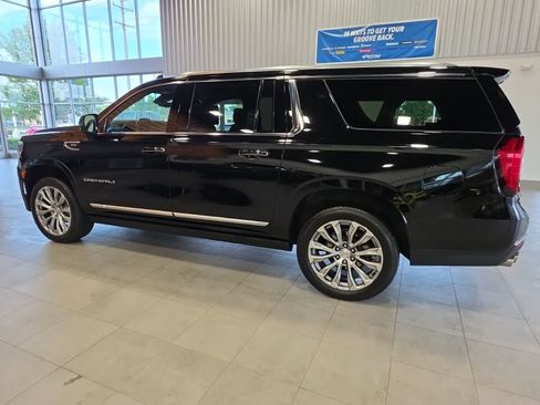 Used 2024 GMC Yukon XL Denali w/ Denali Reserve Package AWD/4WD image 12