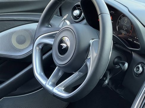 Used 2023 McLaren GT image 34