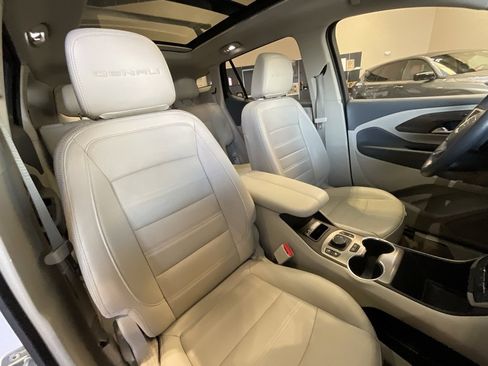 Used 2022 GMC Terrain Denali w/ Denali Premium Package image 20