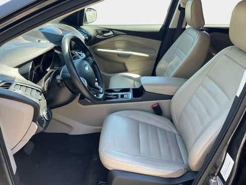 Used 2019 Ford Escape Titanium AWD/4WD image 10