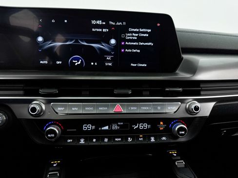 Certified 2024 Kia Telluride S w/ S Sunroof Package FWD image 26