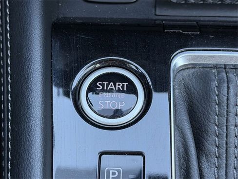 Certified 2024 Nissan Kicks SV image 8