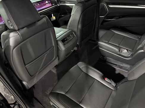 New 2025 Cadillac Escalade ESV Luxury image 42