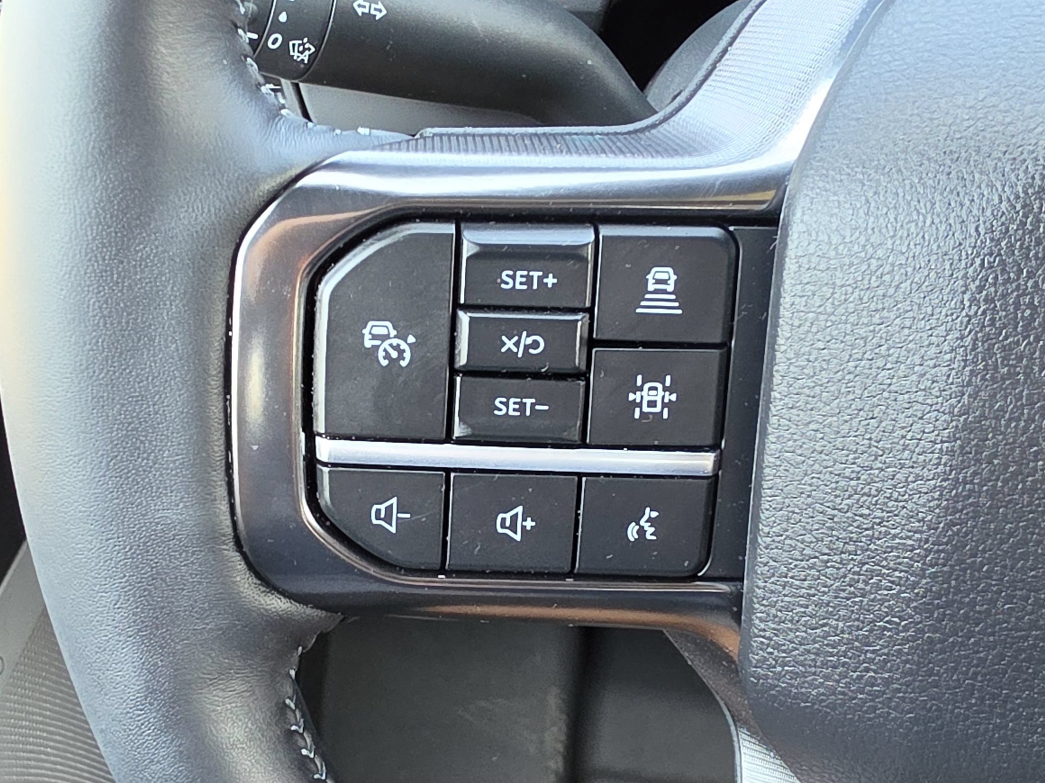 Used 2025 Ford F150 Platinum w/ Equipment Group 702A High AWD/4WD image 18