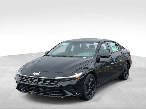 New 2026 Hyundai Elantra SEL Sport Premium FWD image 2