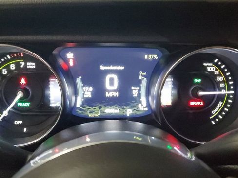 Used 2022 Jeep Wrangler Unlimited Rubicon 4xe AWD/4WD image 32