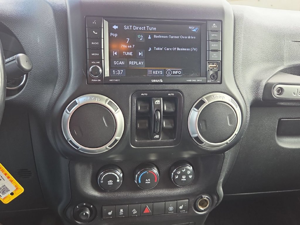 Used 2018 Jeep Wrangler Unlimited Rubicon w/ Cold Weather Group AWD/4WD image 22