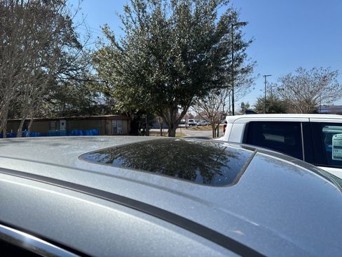 Used 2023 Honda CR-V EX-L image 4