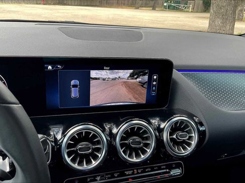 Certified 2025 Mercedes-Benz GLA 250 image 24