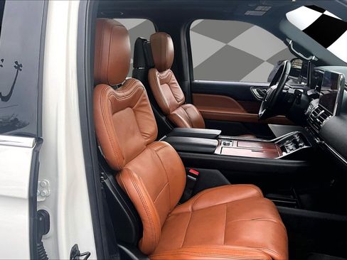 Used 2021 Lincoln Navigator L Reserve w/ Luxury Package image 7