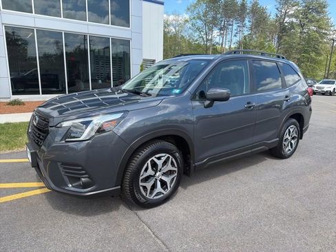 Used 2023 Subaru Forester Premium AWD/4WD image 1