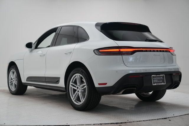 Certified 2026 Porsche Macan AWD/4WD image 15