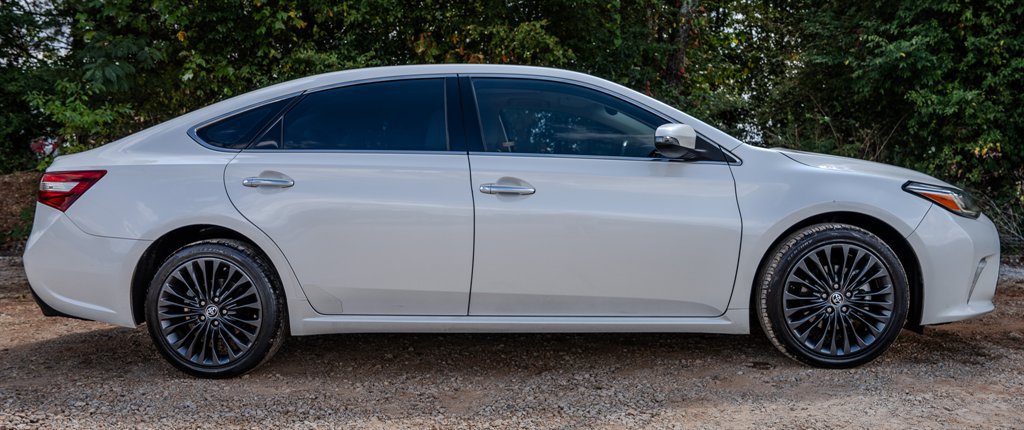 Used 2018 Toyota Avalon Touring w/ Carpet Mat Package FWD image 6