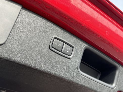 Certified 2022 Porsche Macan image 21