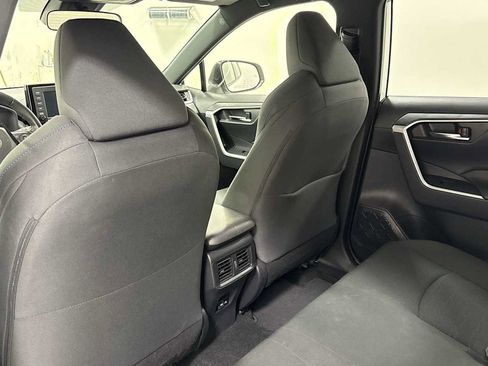 Certified 2022 Toyota RAV4 SE image 24