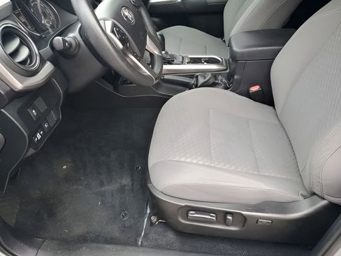 Used 2021 Toyota Tacoma SR5 image 31