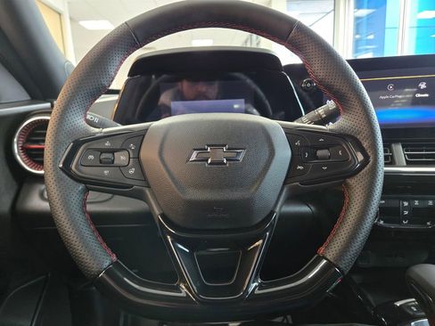 New 2025 Chevrolet Trax RS w/ Sunroof Package image 10