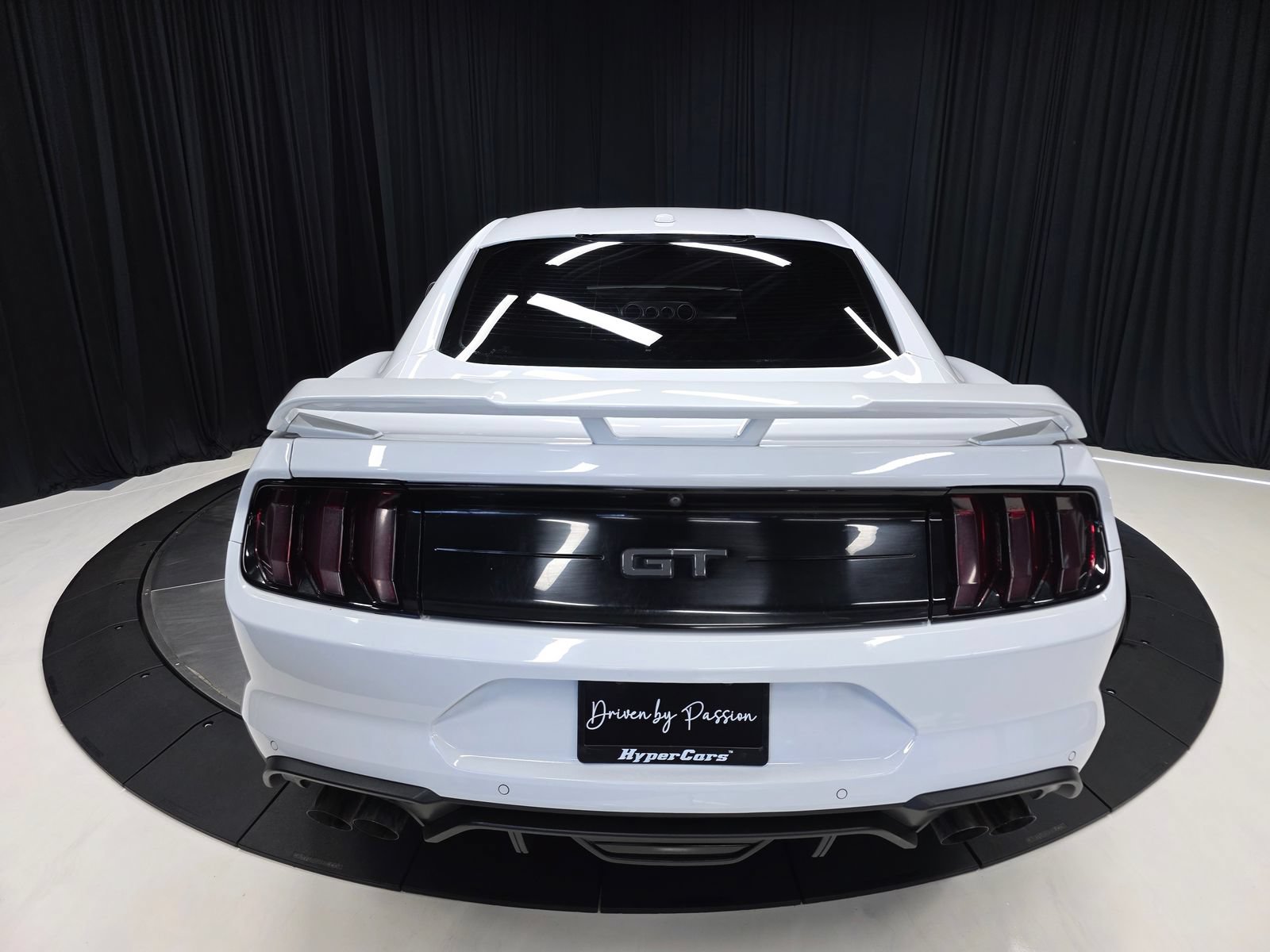 Used 2018 Ford Mustang GT Premium w/ GT Performance Package RWD image 13