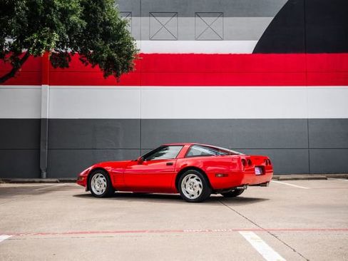 Used 1994 Chevrolet Corvette Coupe RWD image 32