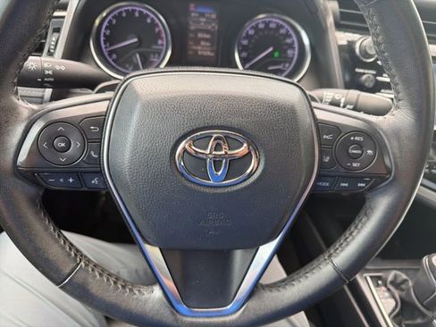 Used 2020 Toyota Camry SE FWD image 15