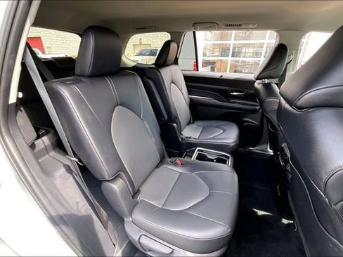 Used 2025 Toyota Grand Highlander XLE image 27
