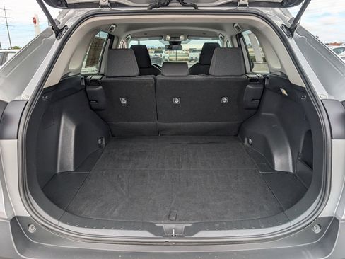 Used 2024 Toyota RAV4 LE image 9